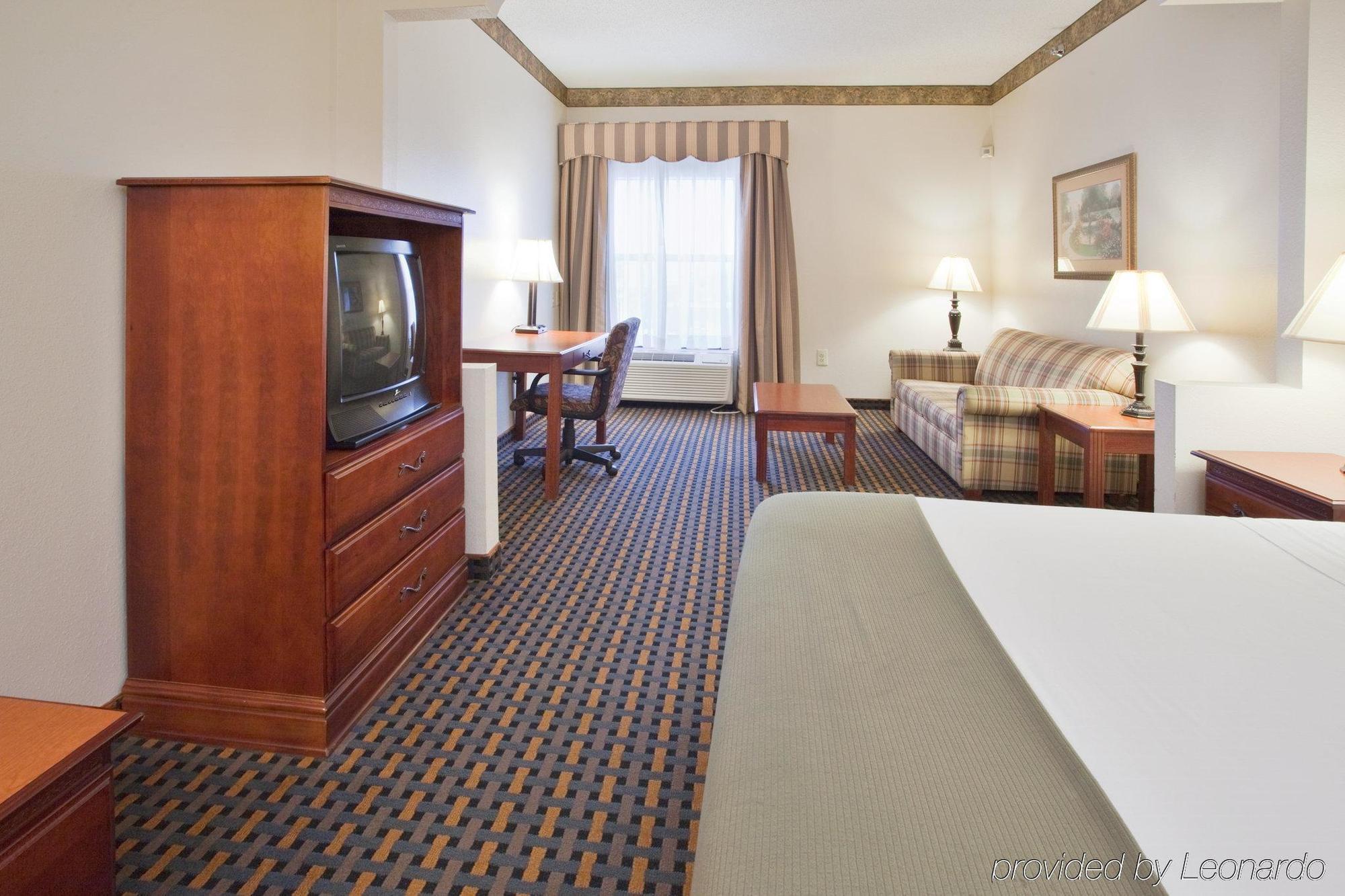 Holiday Inn Express Hotel & Suites Laurinburg By Ihg Extérieur photo